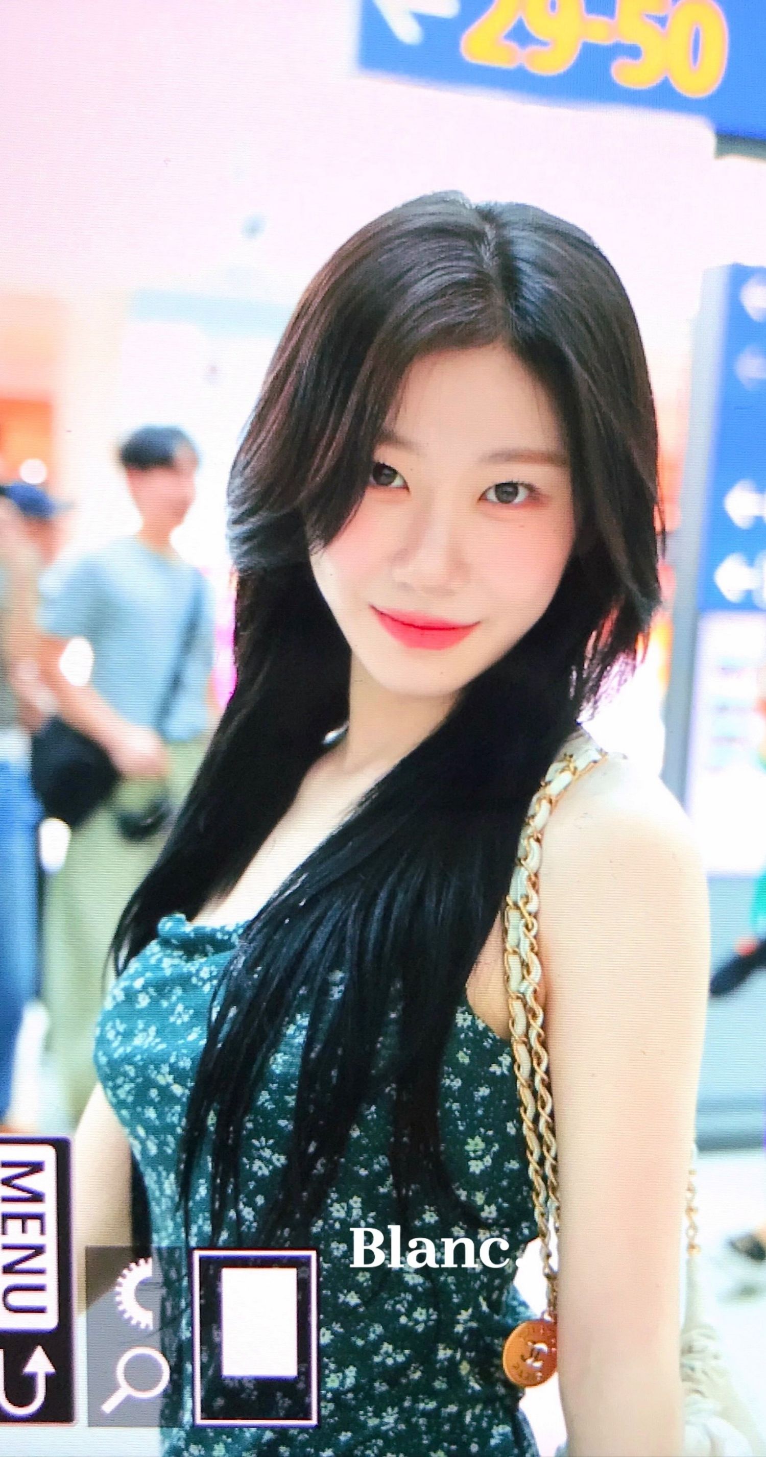 Behind-the-scenes cut of Chaeryeong (ITZY)