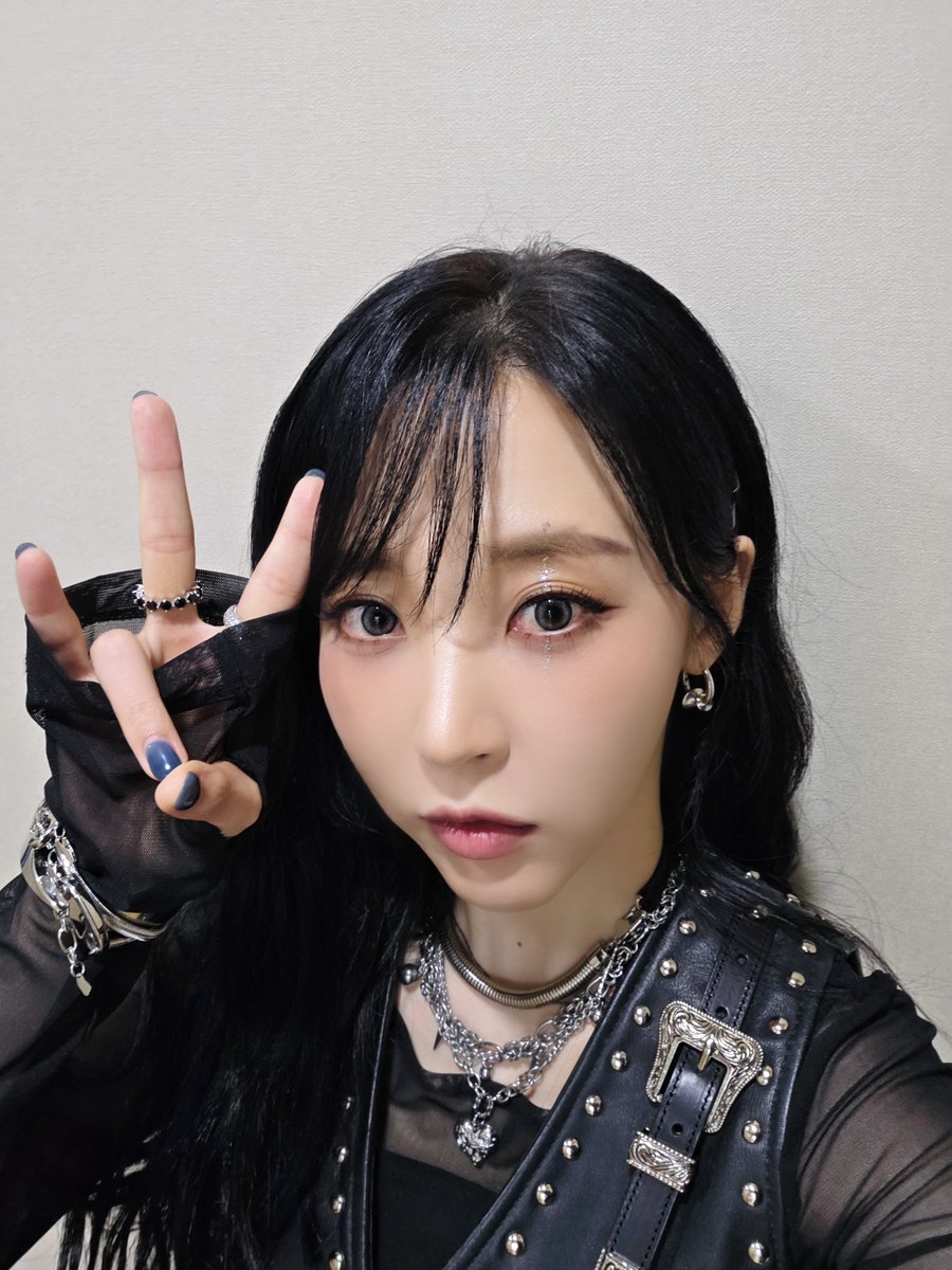Behind-the-scenes cut of MAMAMOO