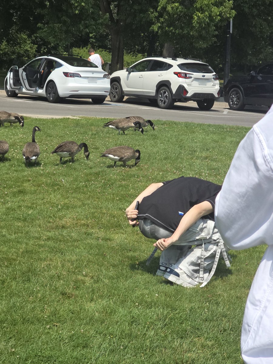 Behind-the-scenes cut of CRAVITY