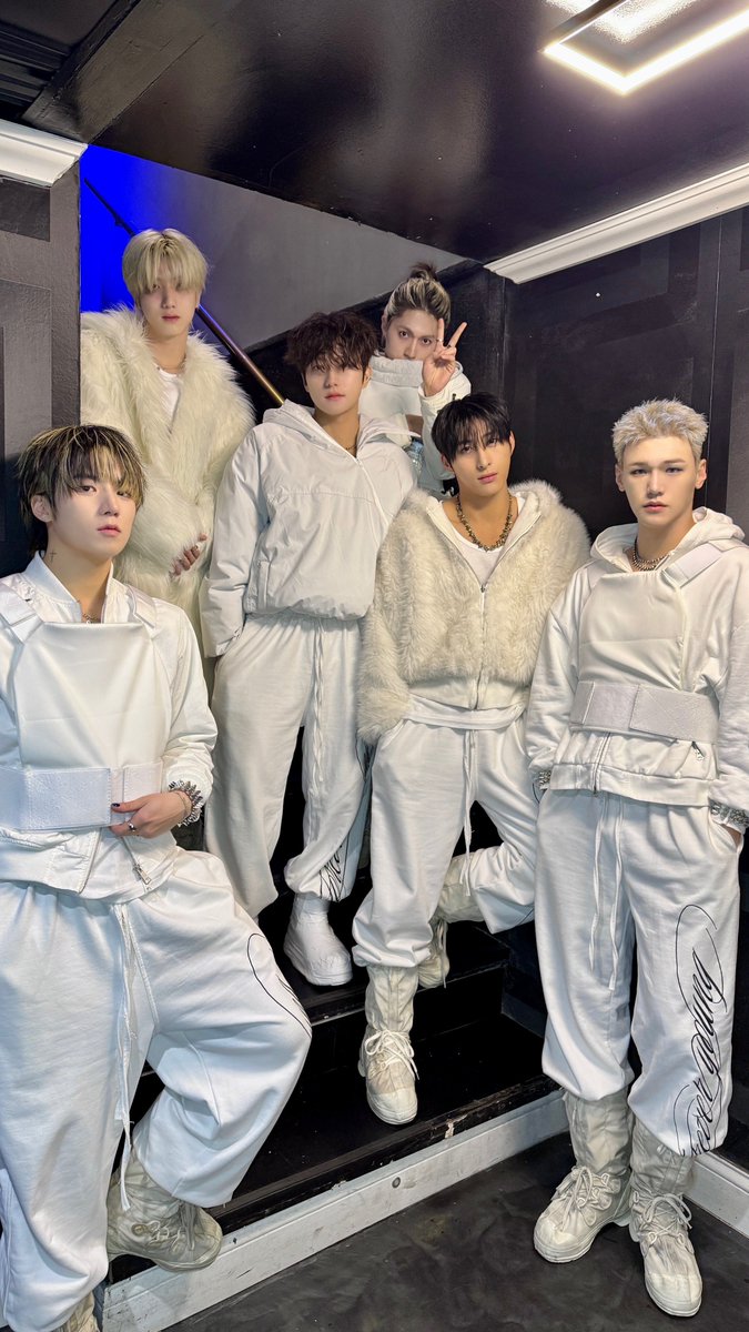 Momen yang diabadikan oleh penggemar JUST B