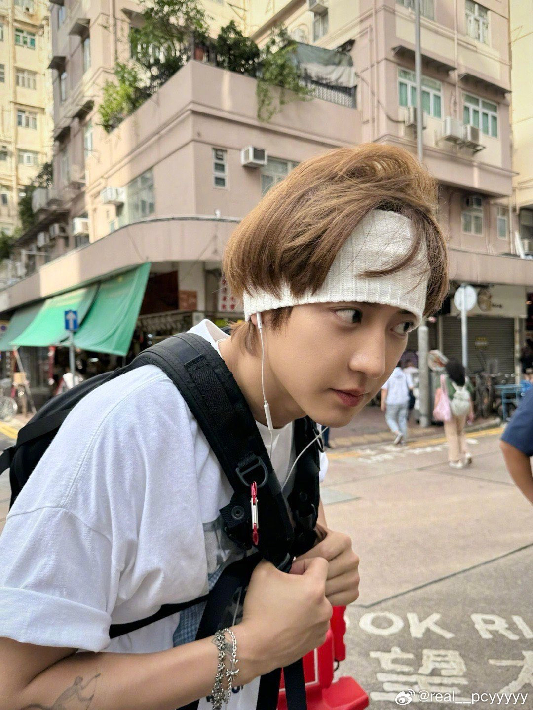 Recent activity shot of Chanyeol (EXO)