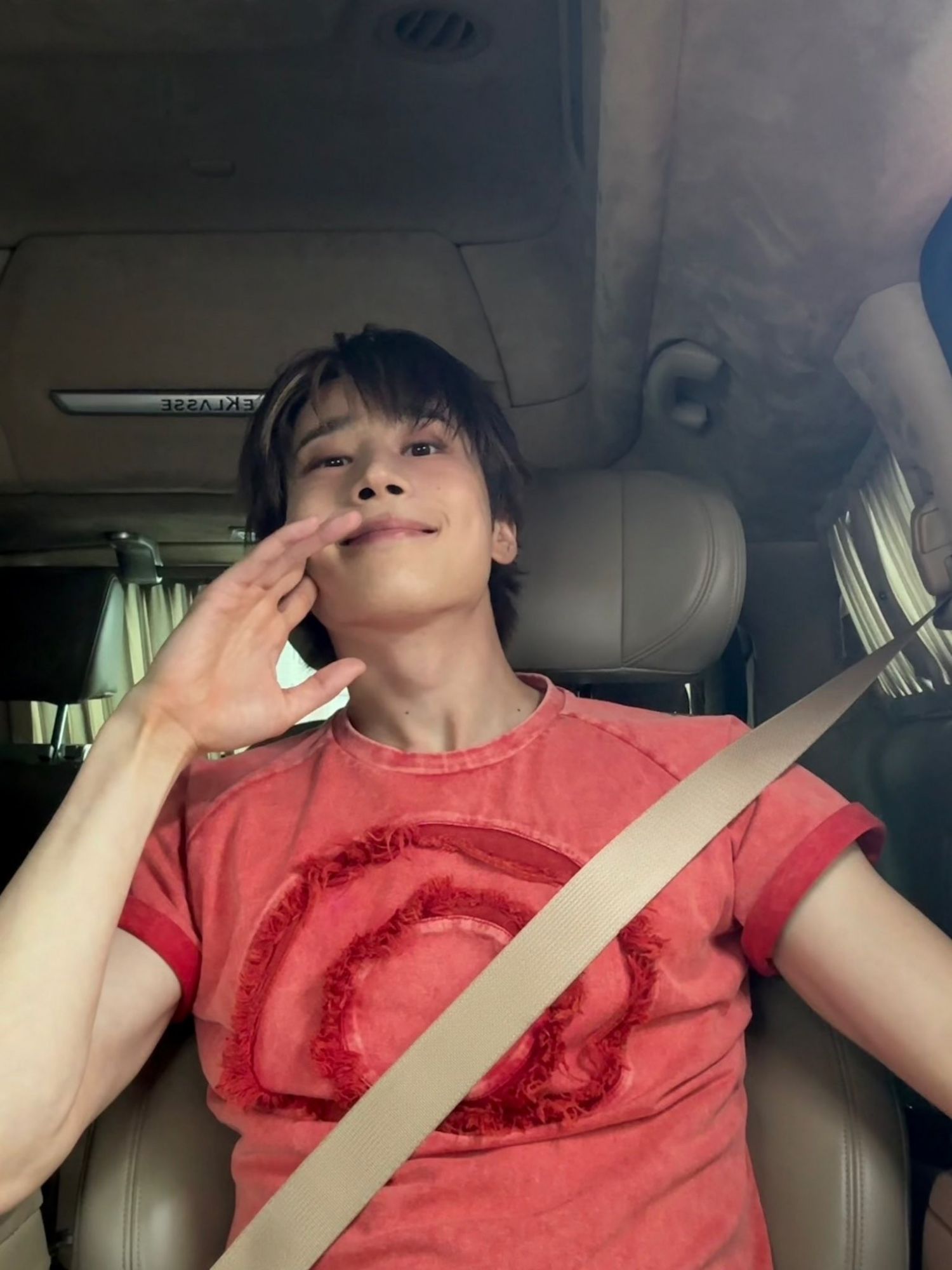 Behind-the-scenes cut of Han Seungwoo