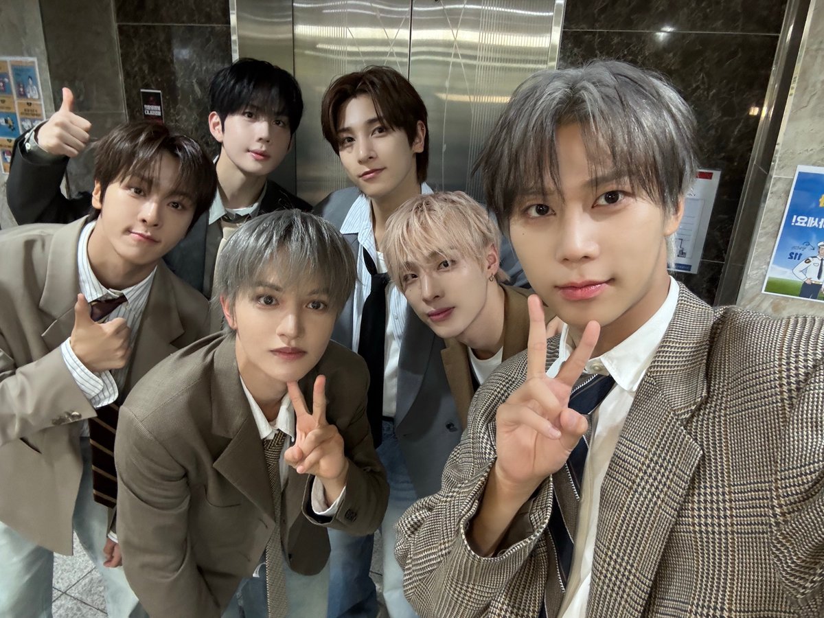 A moment captured by BAE173's fan