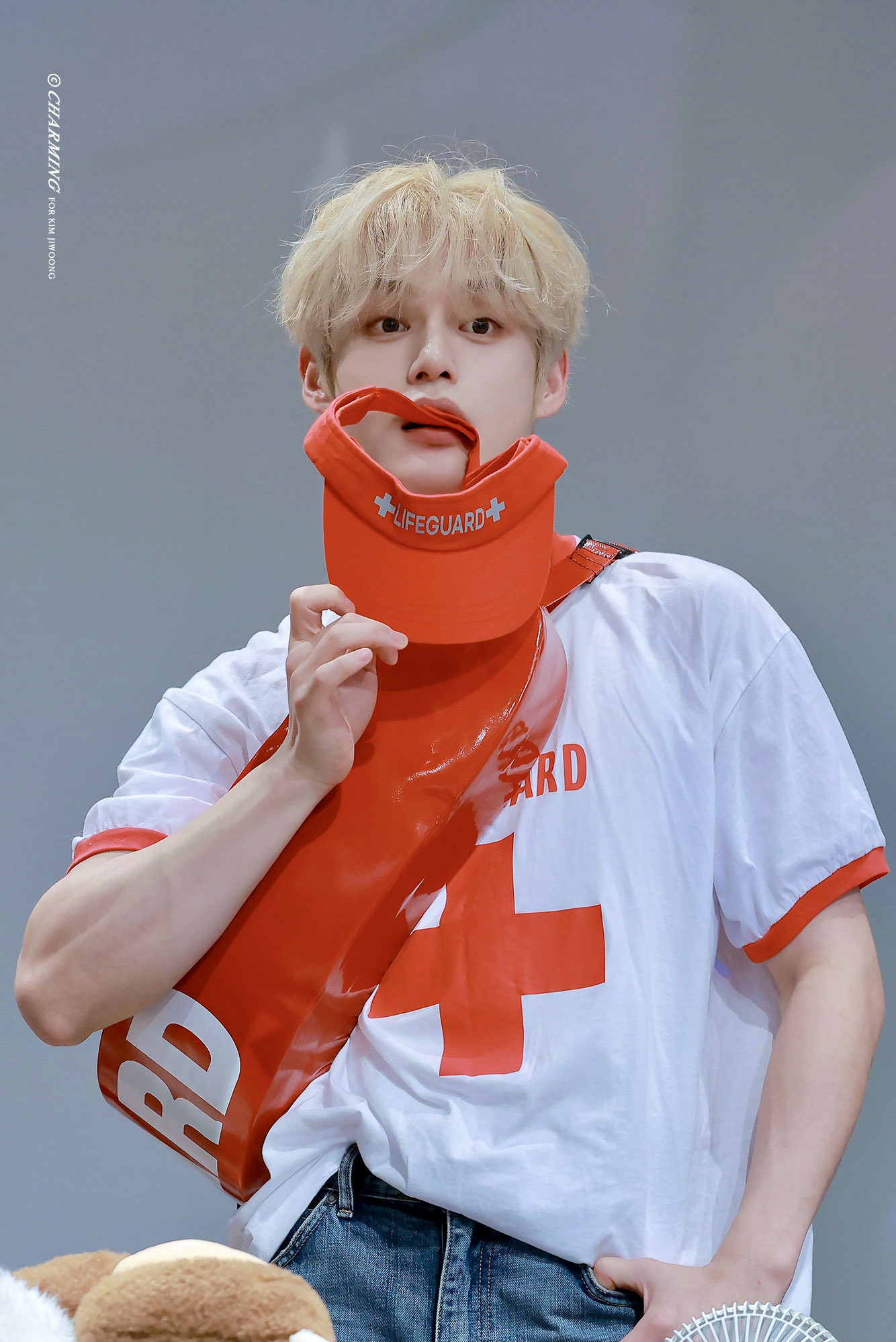 Behind-the-scenes cut of Kim Jiwoong (ZEROBASEONE)