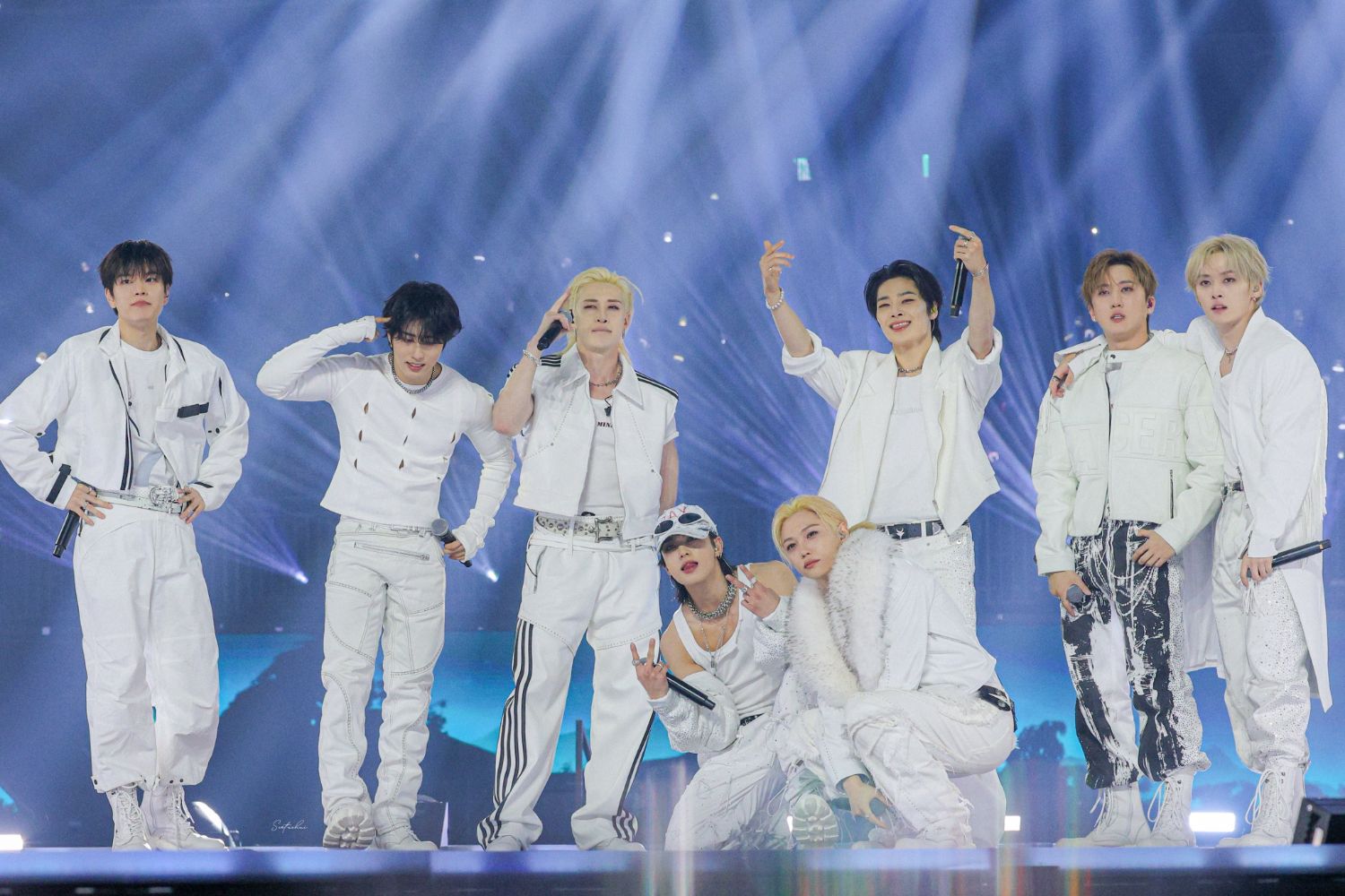 Behind-the-scenes cut of Stray Kids