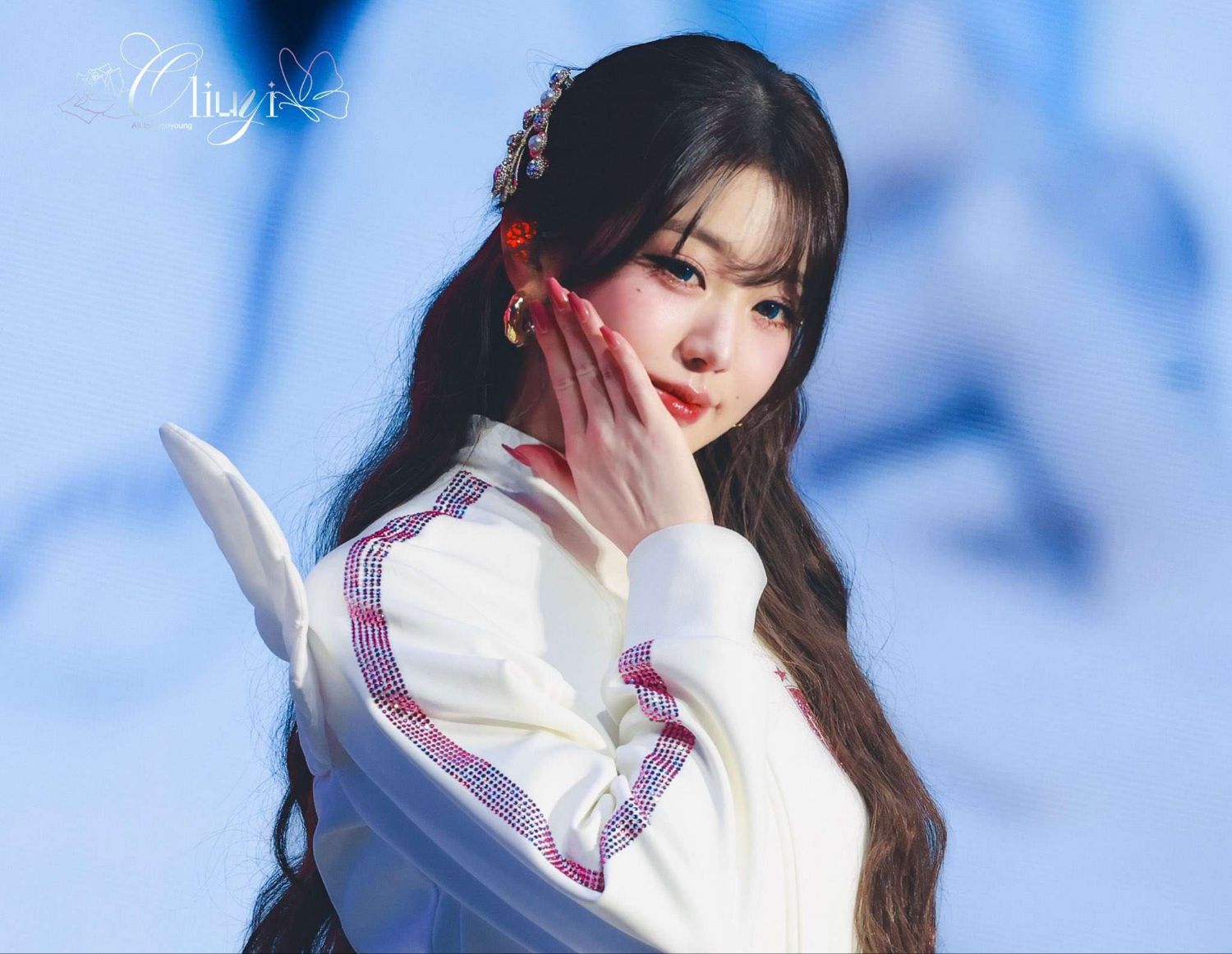 Behind-the-scenes cut of Jang Wonyoung (IVE)