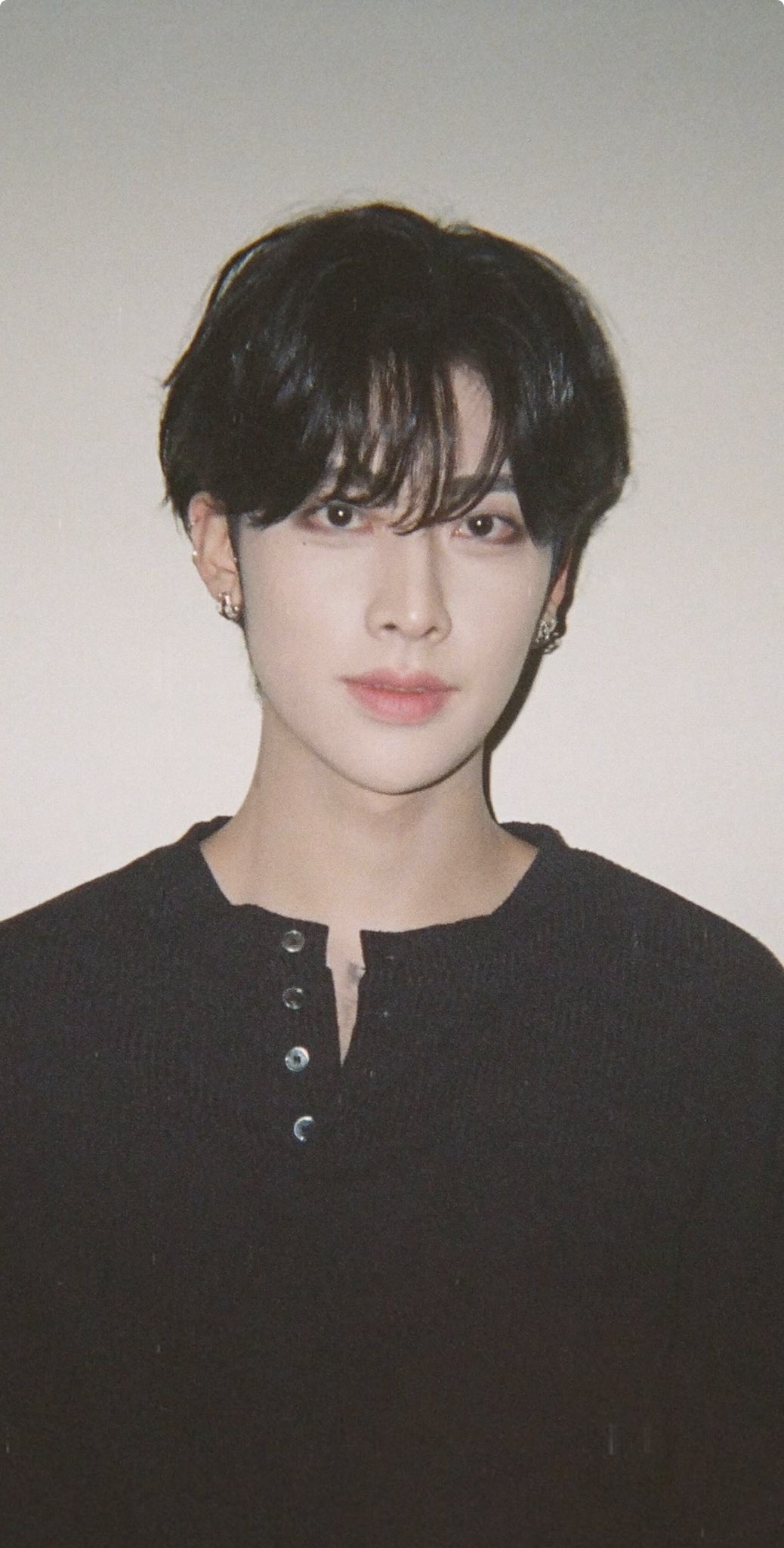 A heartfelt wallpaper shared by Ricky (ZEROBASEONE)'s fans