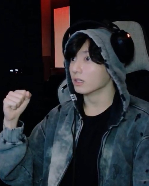 Latest photo of Jungkook (BTS)