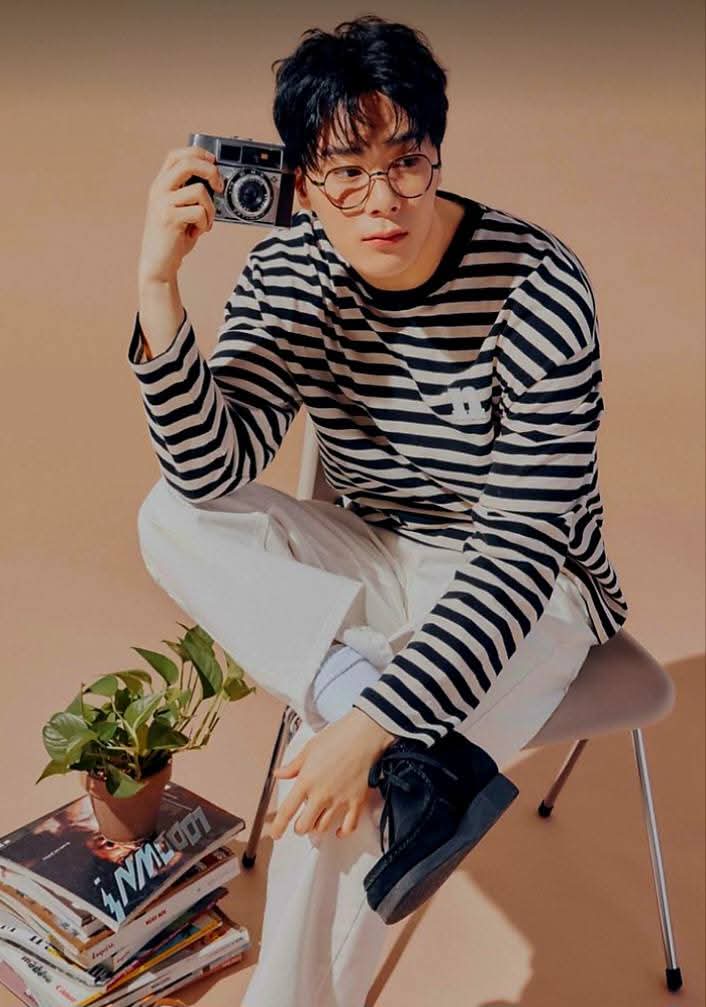 Latest photo of Moonbin (ASTRO)