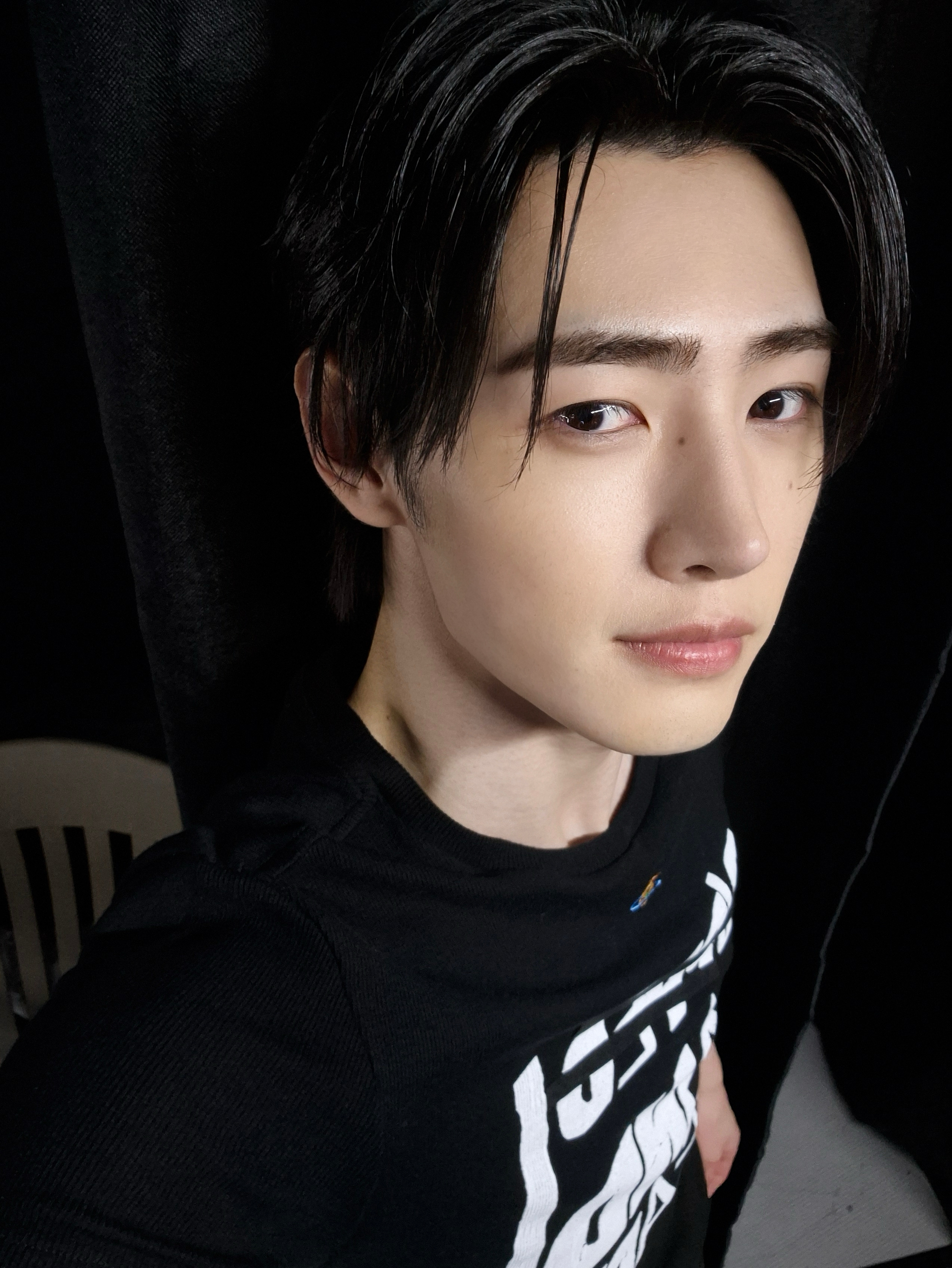 Latest photo of Sunghoon (ENHYPEN)