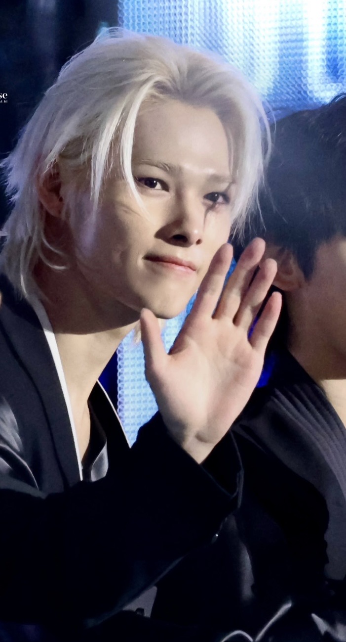 A heartfelt wallpaper shared by NI-KI (ENHYPEN)'s fans