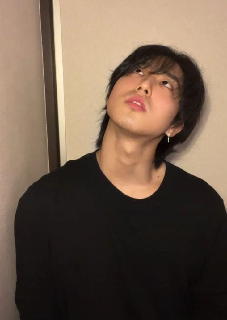 Behind-the-scenes cut of HAN (Stray Kids)