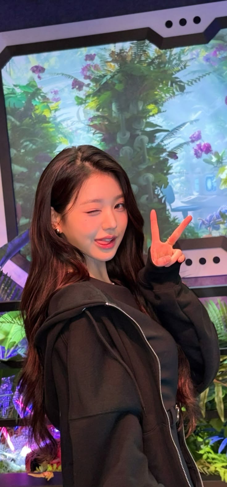 A moment captured by Jang Wonyoung (IVE)'s fan