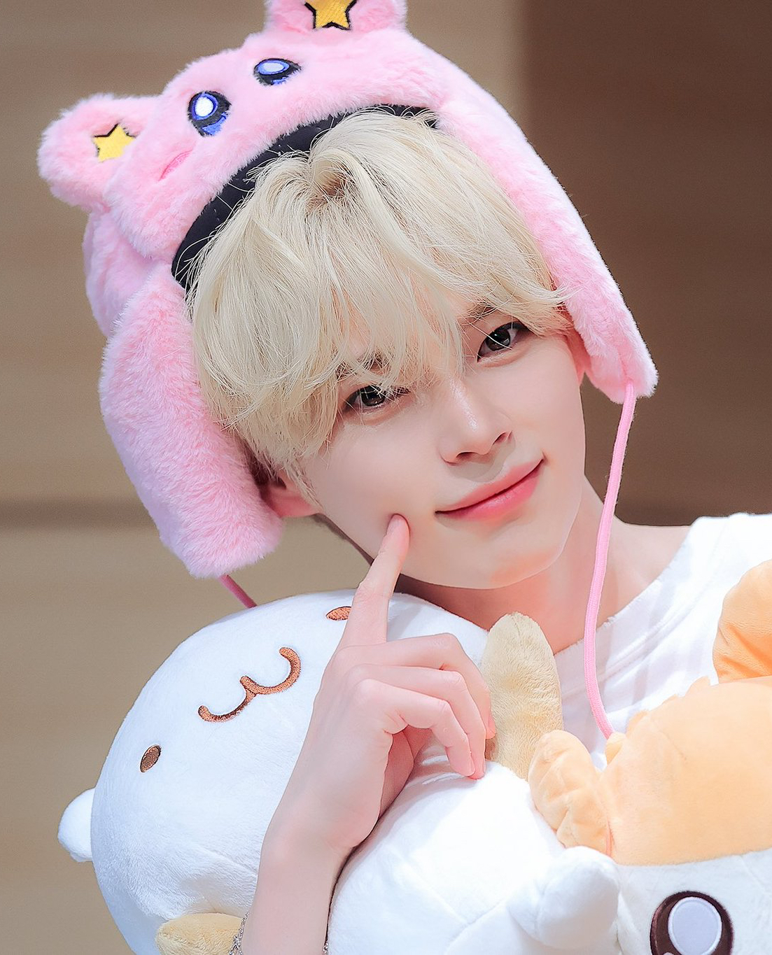 성한빈 (제로베이스원)의 최신 사진