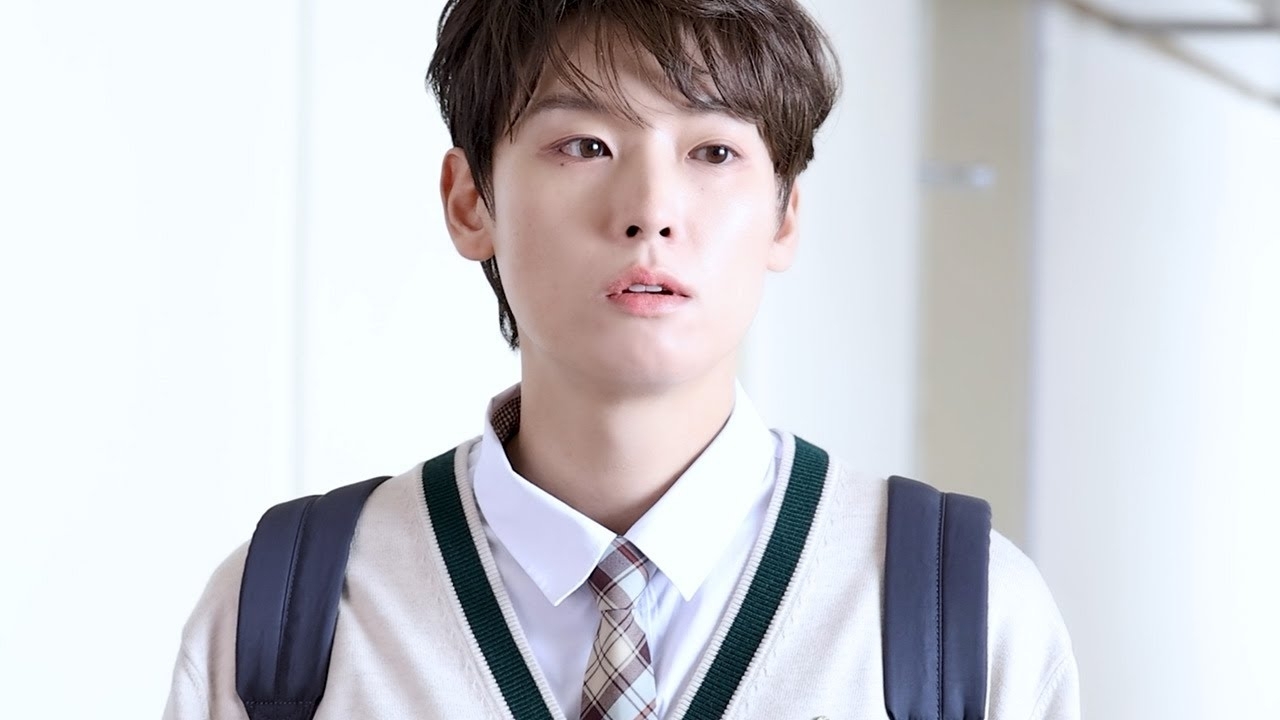 Latest photo of Inseong (SF9)