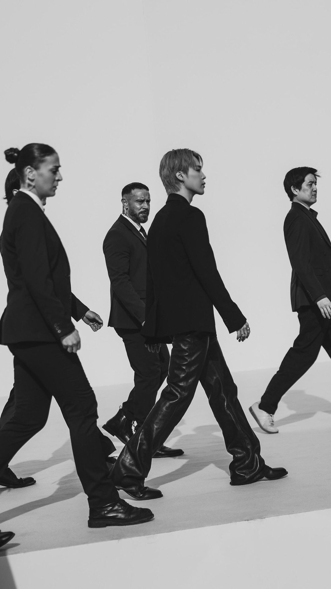 방탄소년단 커뮤니티에서 인기있는 오늘의 배경화면