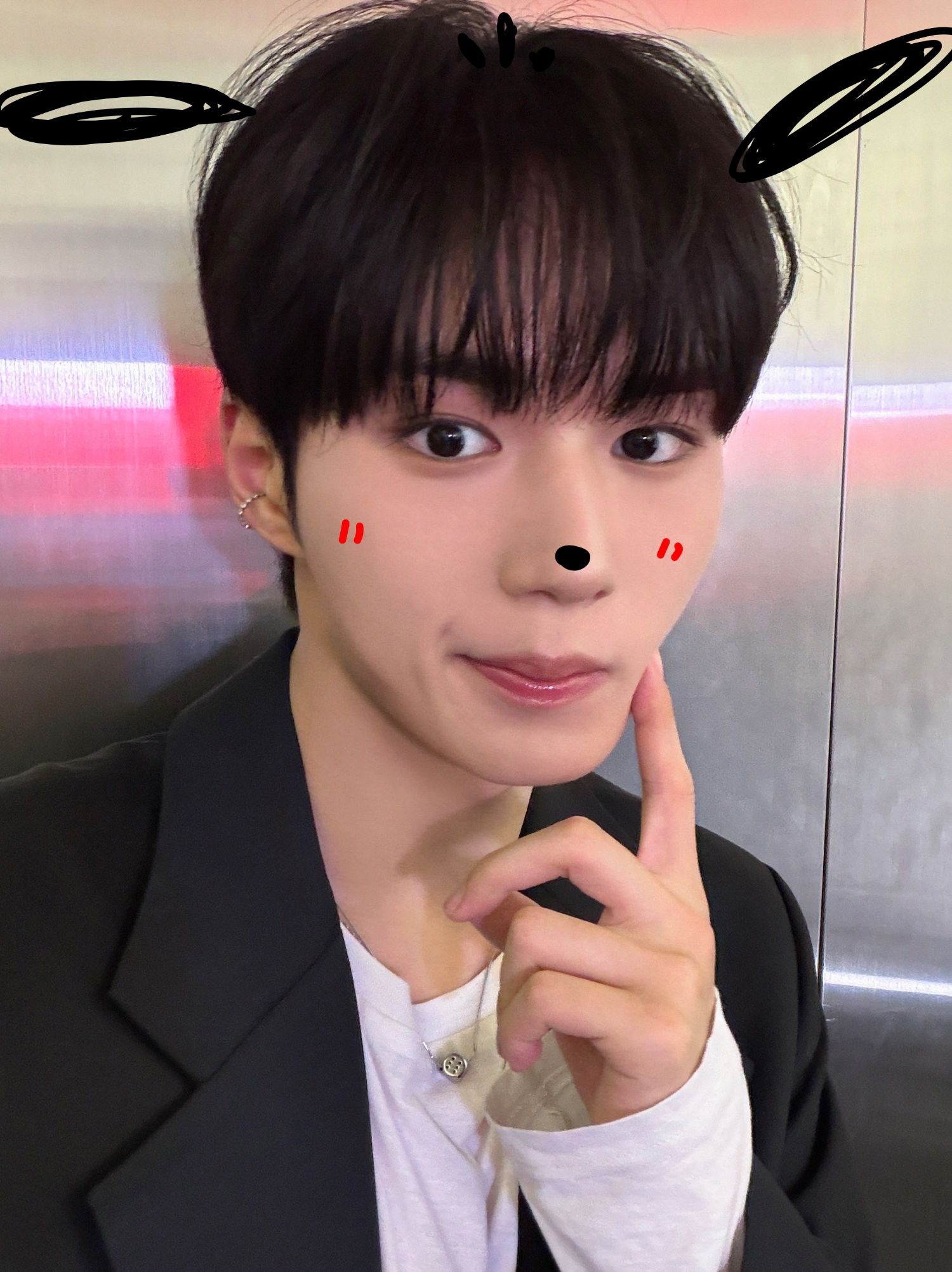 Behind-the-scenes cut of Kim Junseo (ALPHA DRIVE ONE)