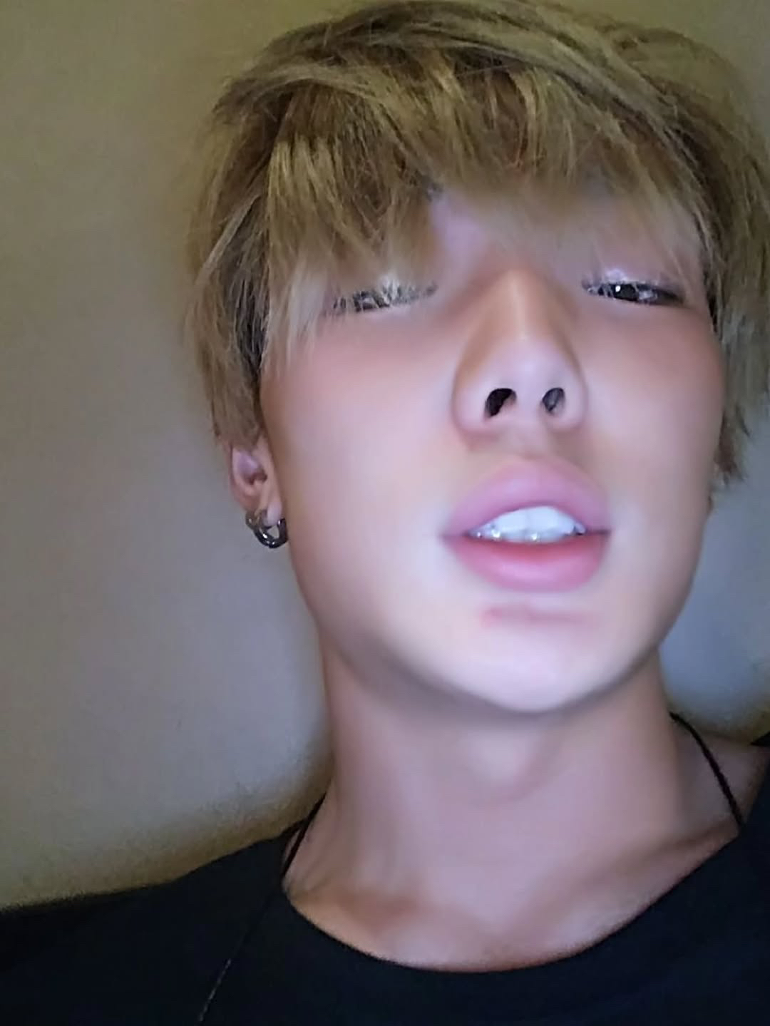 A moment captured by BOBBY (iKON)'s fan