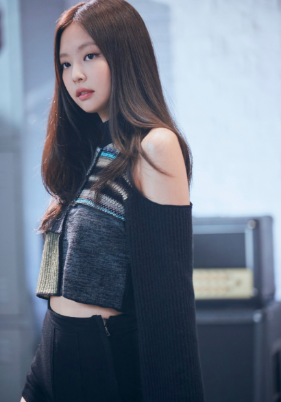 Recent activity shot of Jennie (BLACKPINK)
