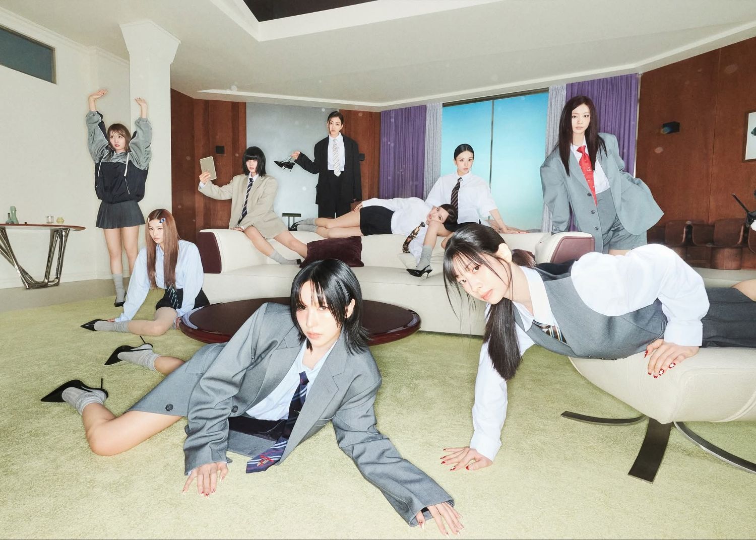 Behind-the-scenes cut of TWICE