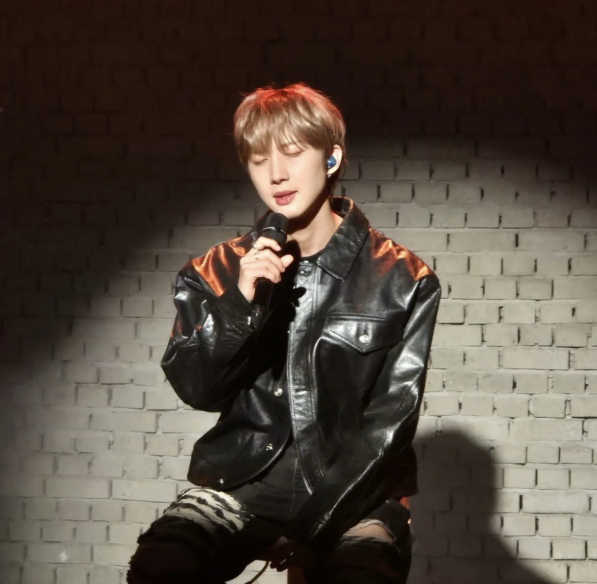 Hui (PENTAGON)的最新照片