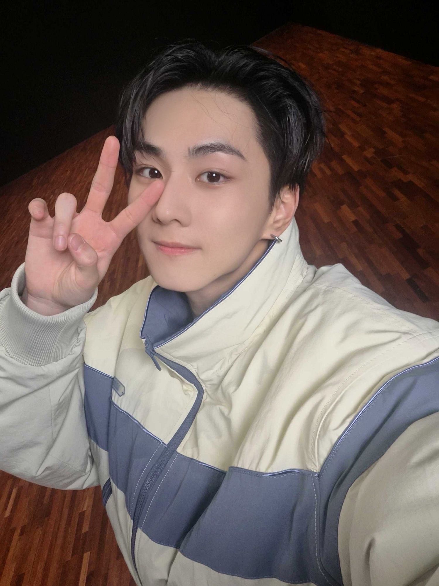 Latest photo of Jungwon (ENHYPEN)