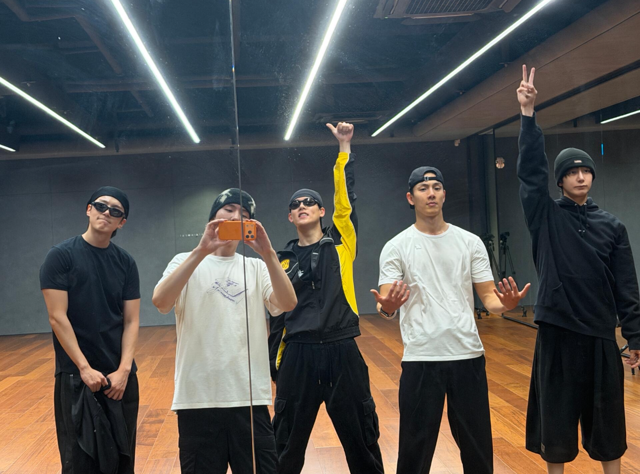 Foto terbaru MONSTA X