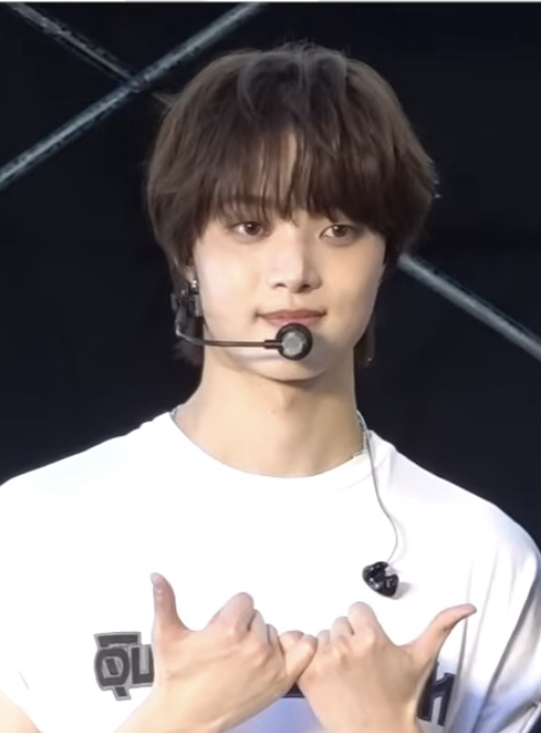 Latest photo of EJ (&TEAM)