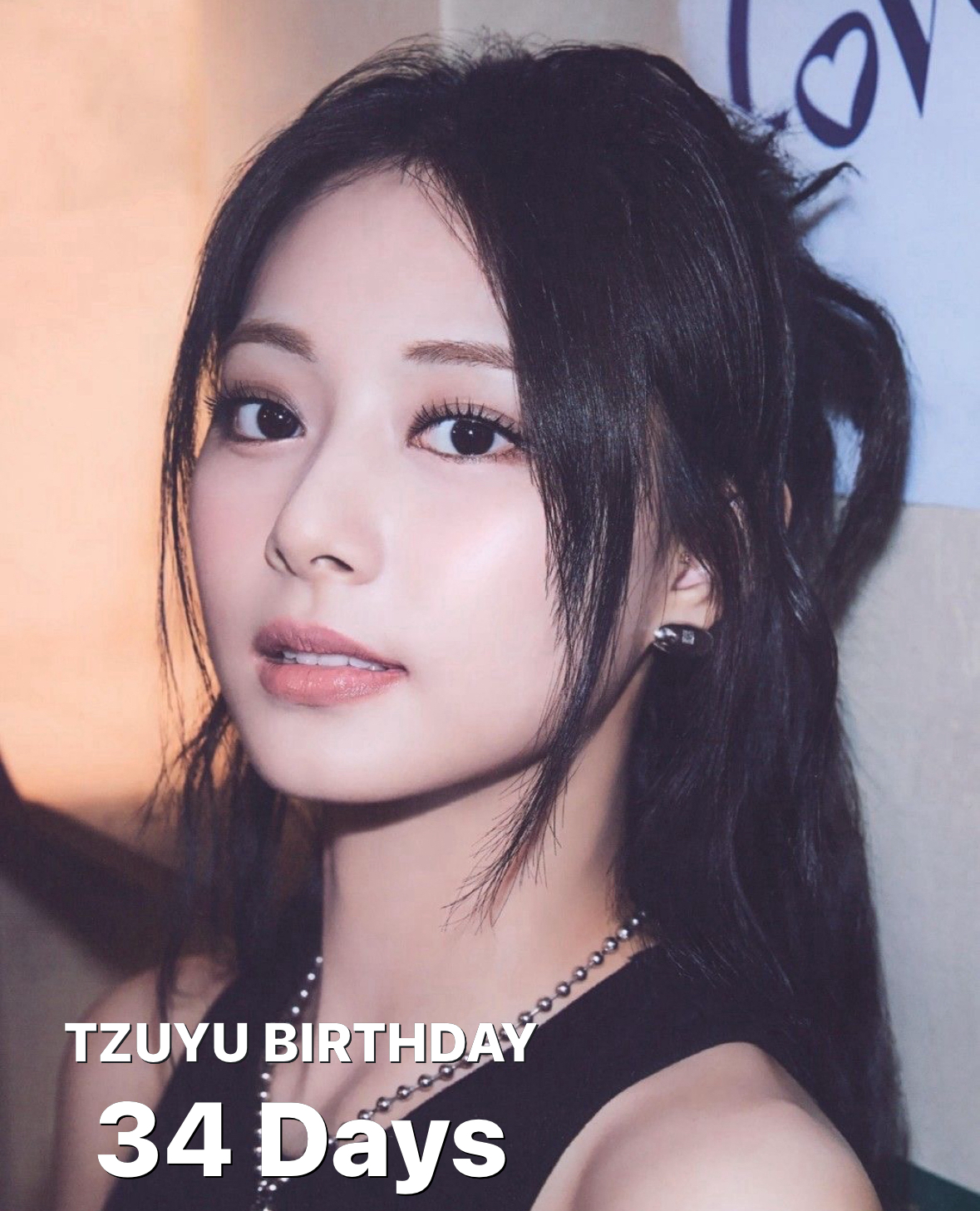 Behind-the-scenes cut of Tzuyu (TWICE)