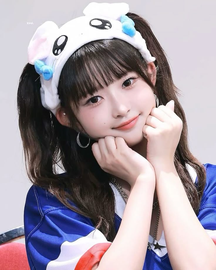 Recent activity shot of Rei (IVE)