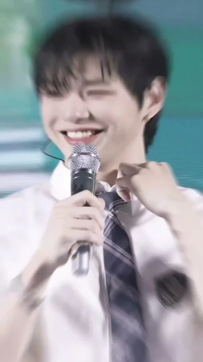 Today's most popular wallpaper in the Kang Daniel community