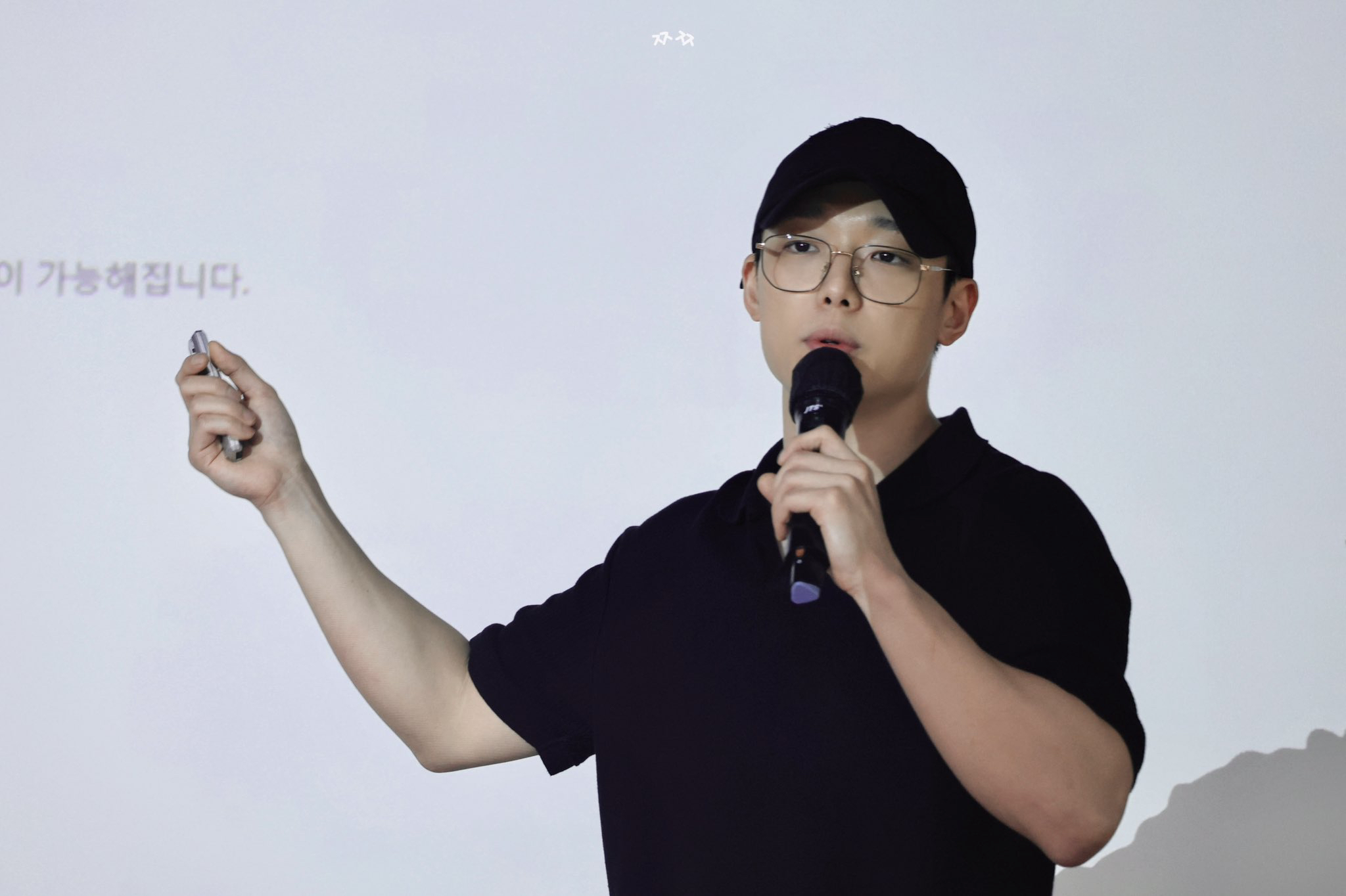 BOBBY (iKON)的最新照片