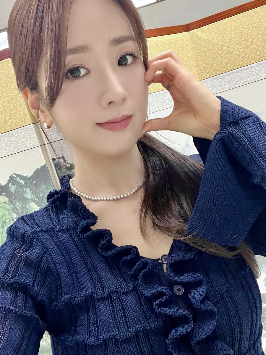 Behind-the-scenes cut of Apink