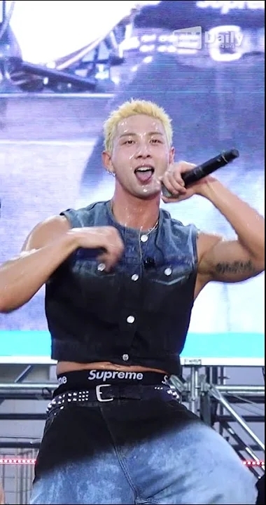 백호 커뮤니티에서 인기있는 오늘의 배경화면