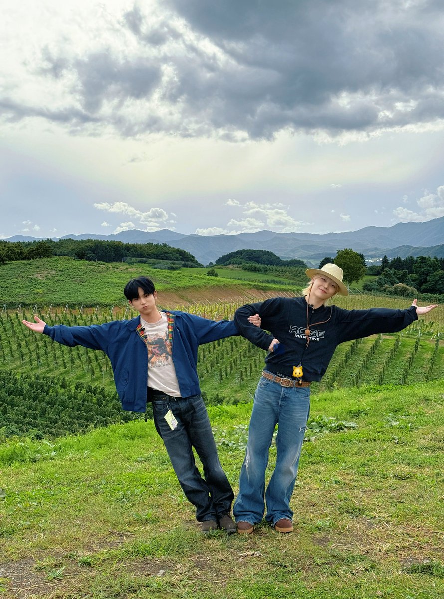 Recent activity shot of &TEAM