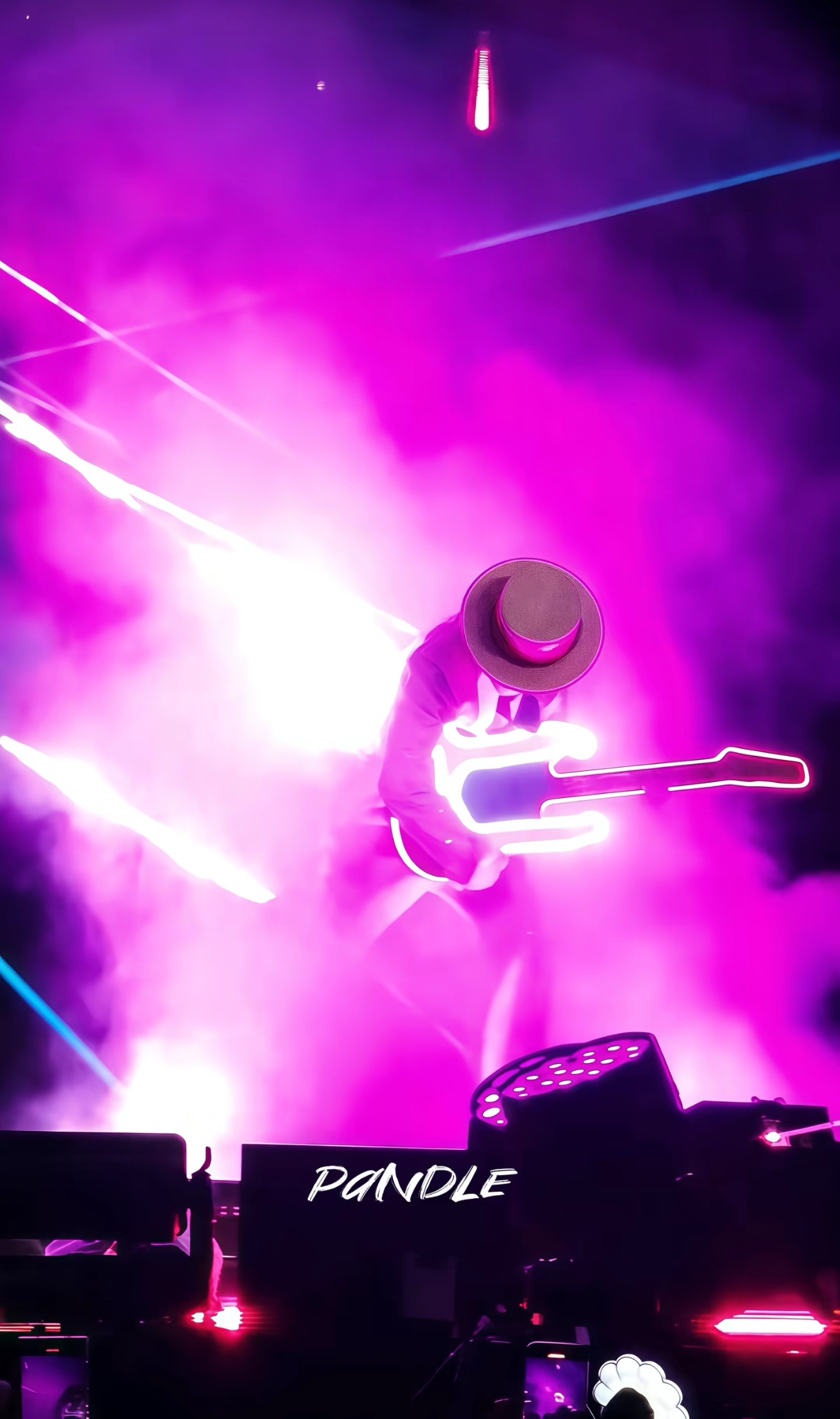 G-DRAGON (BIGBANG)のファンが作った特別な壁紙