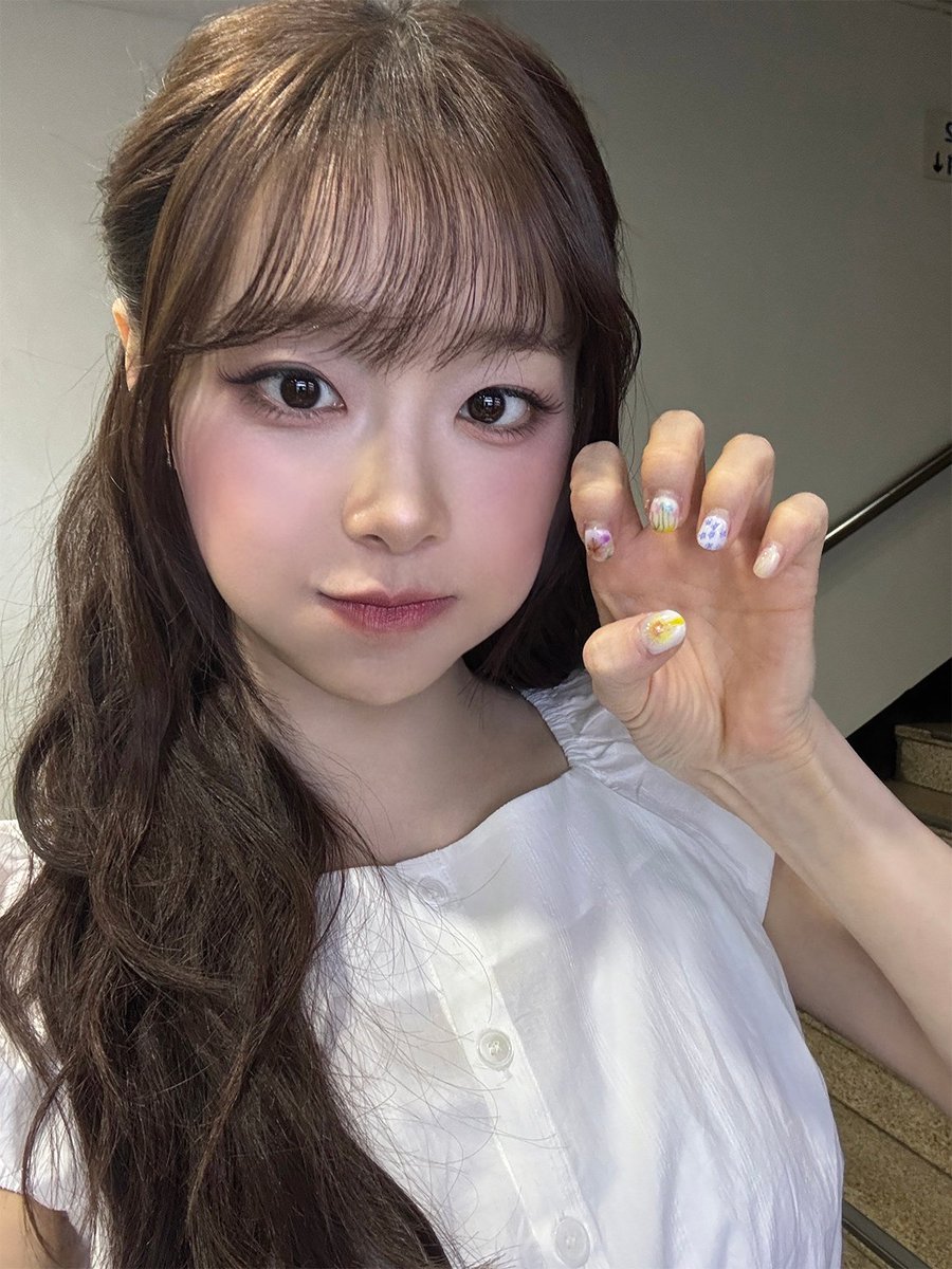 Recent activity shot of Chuu