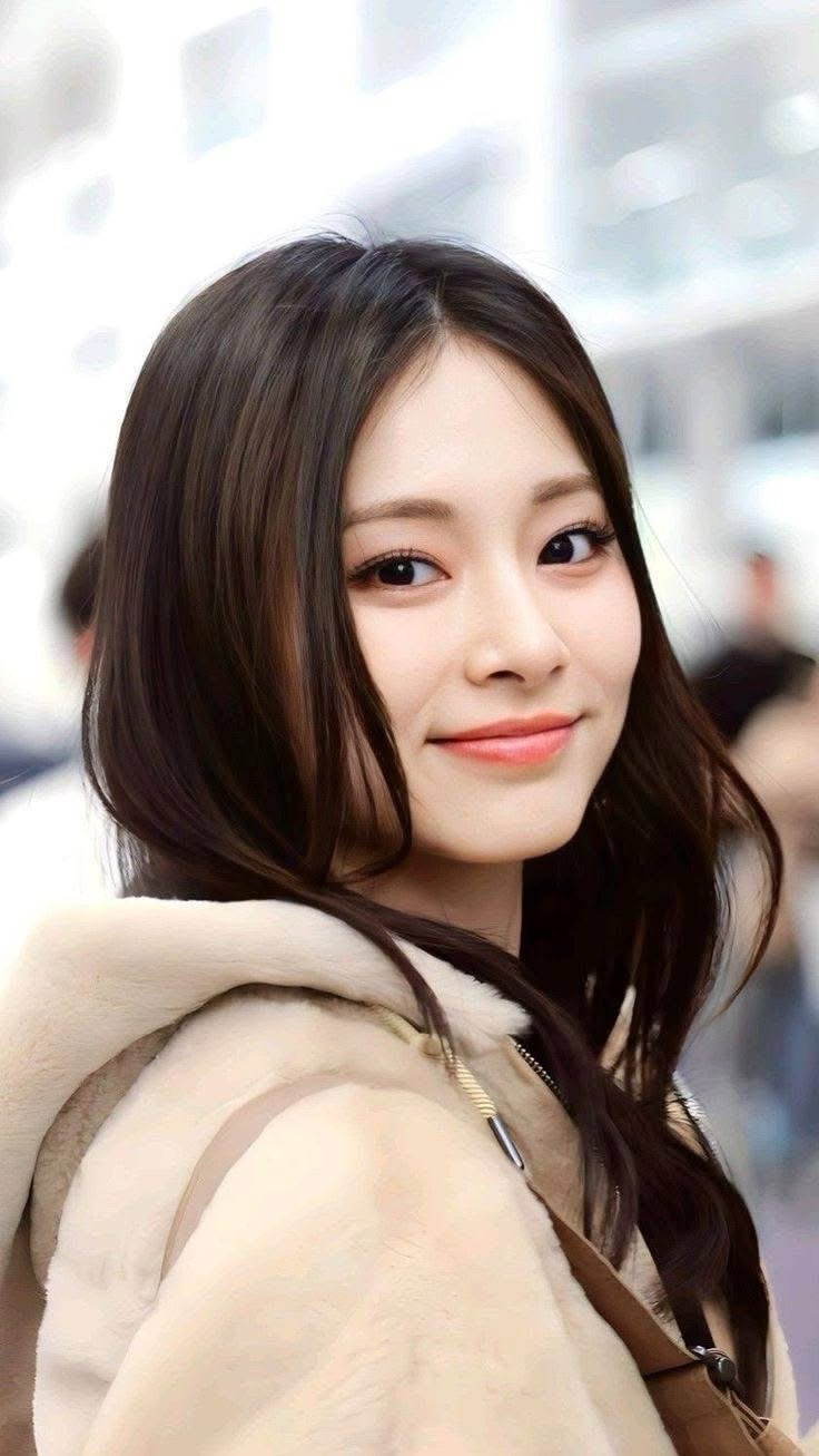 A heartfelt wallpaper shared by Tzuyu (TWICE)'s fans