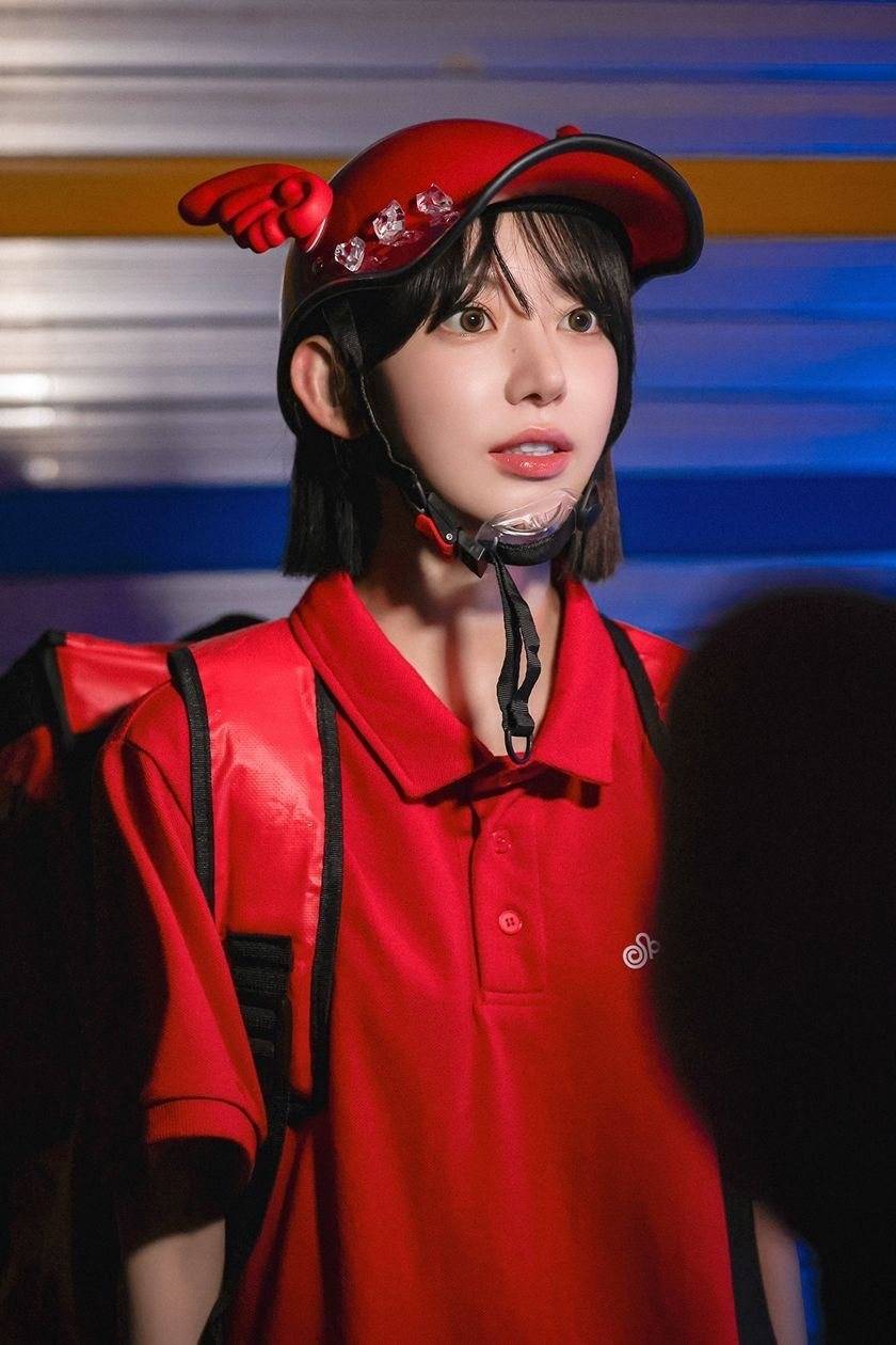 Behind-the-scenes cut of Sakura (LE SSERAFIM)