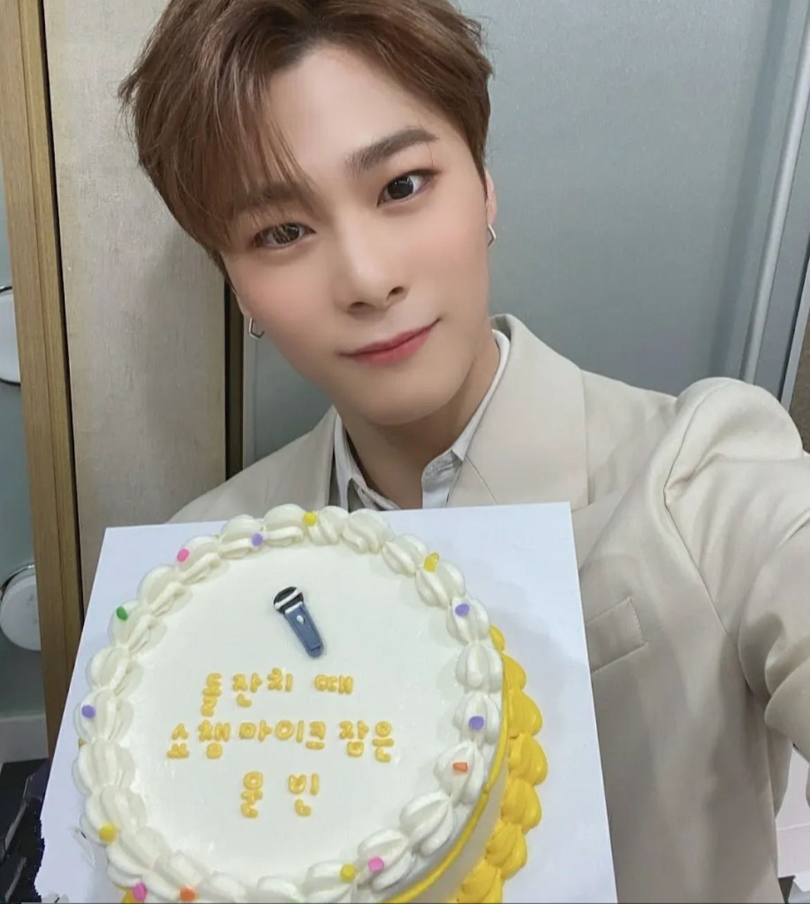 Latest photo of Moonbin (ASTRO)