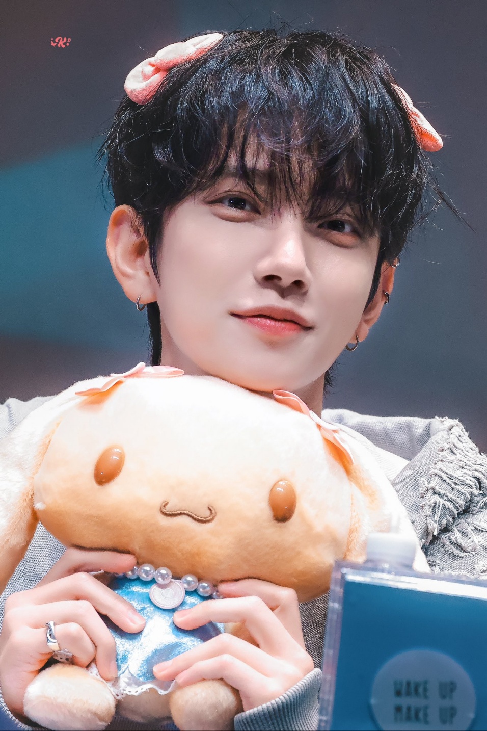 Behind-the-scenes cut of Joshua (SEVENTEEN)