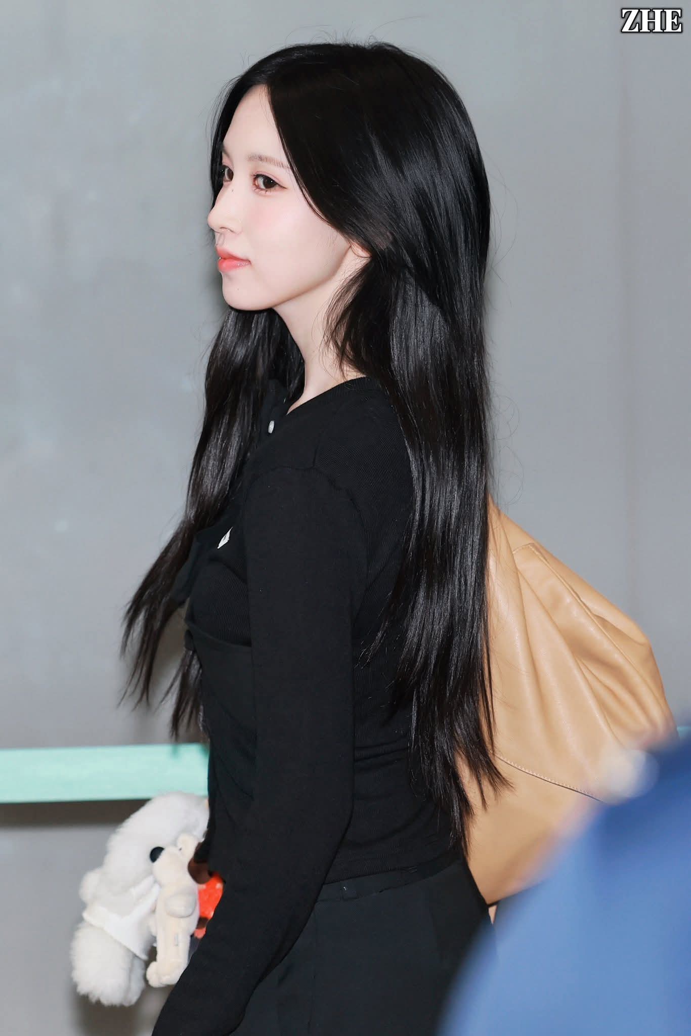 Foto aktivitas terbaru Mina (TWICE)