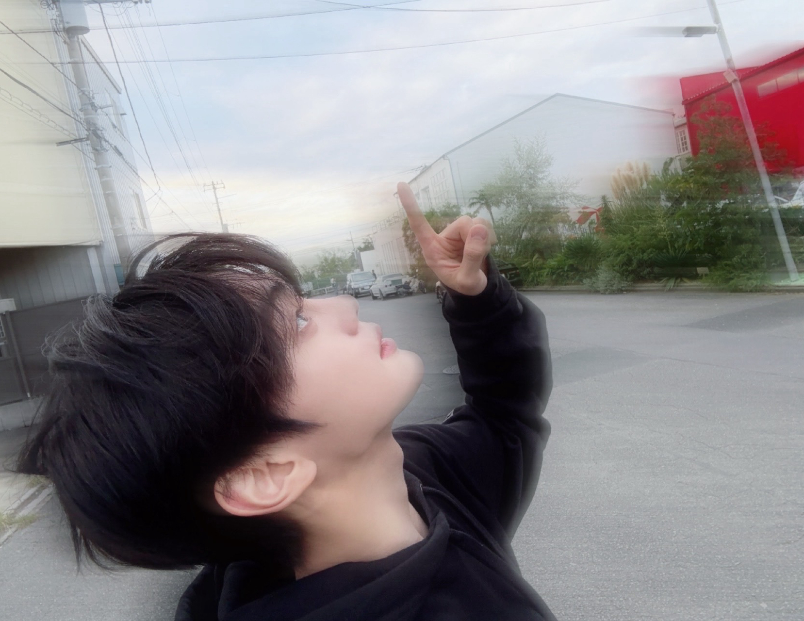 Recent activity shot of Kim Gyuvin (ZEROBASEONE)