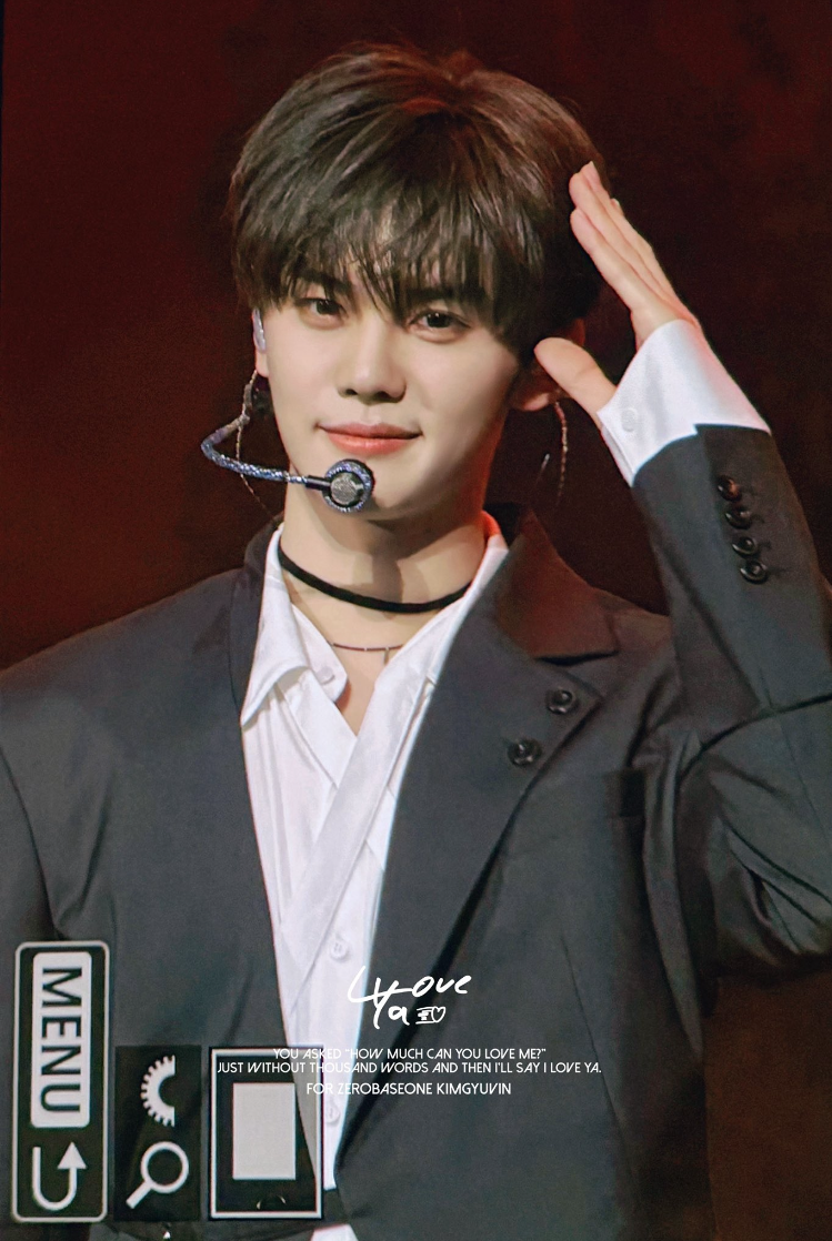 A moment captured by Kim Gyuvin (ZEROBASEONE)'s fan