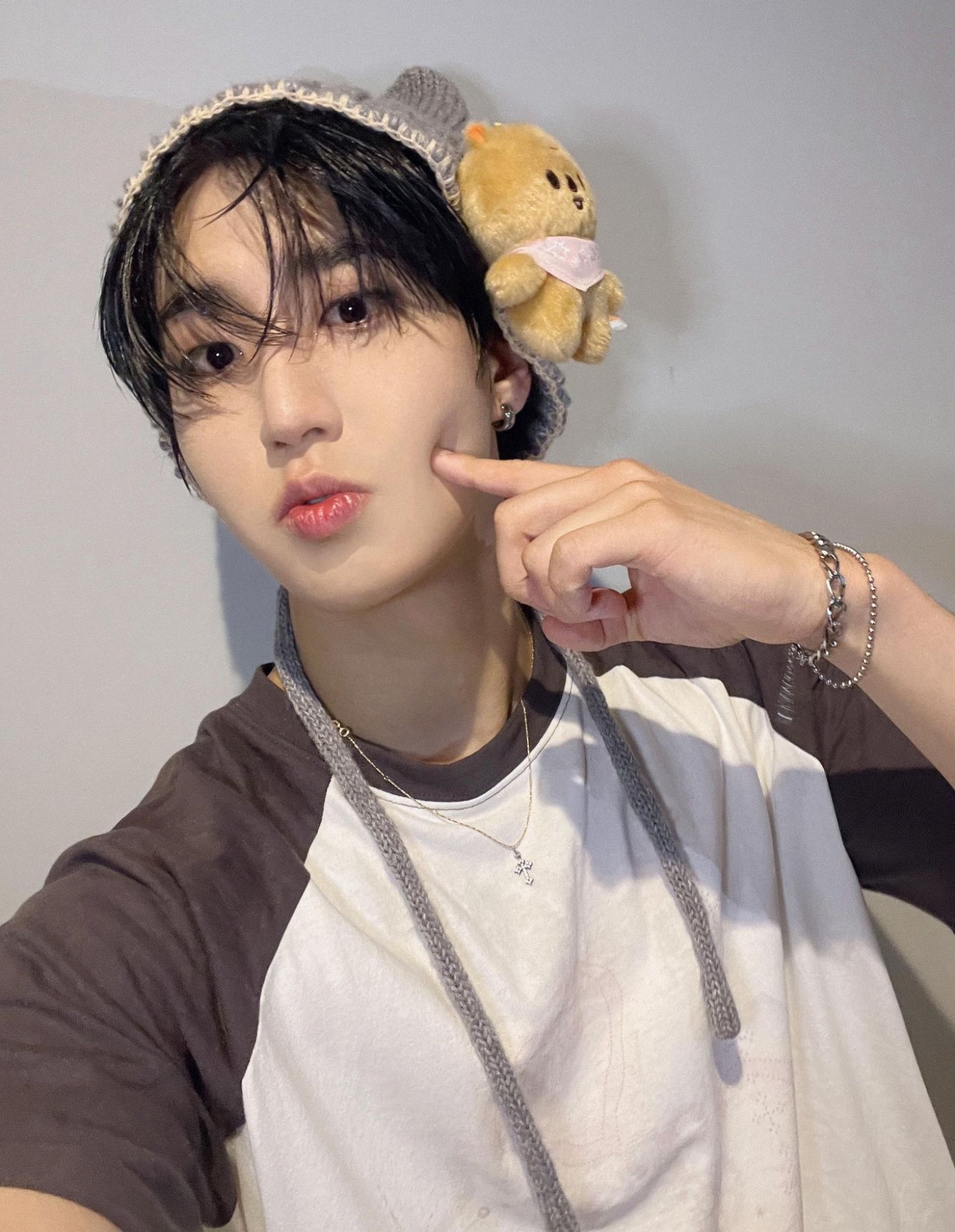 Behind-the-scenes cut of HAN (Stray Kids)