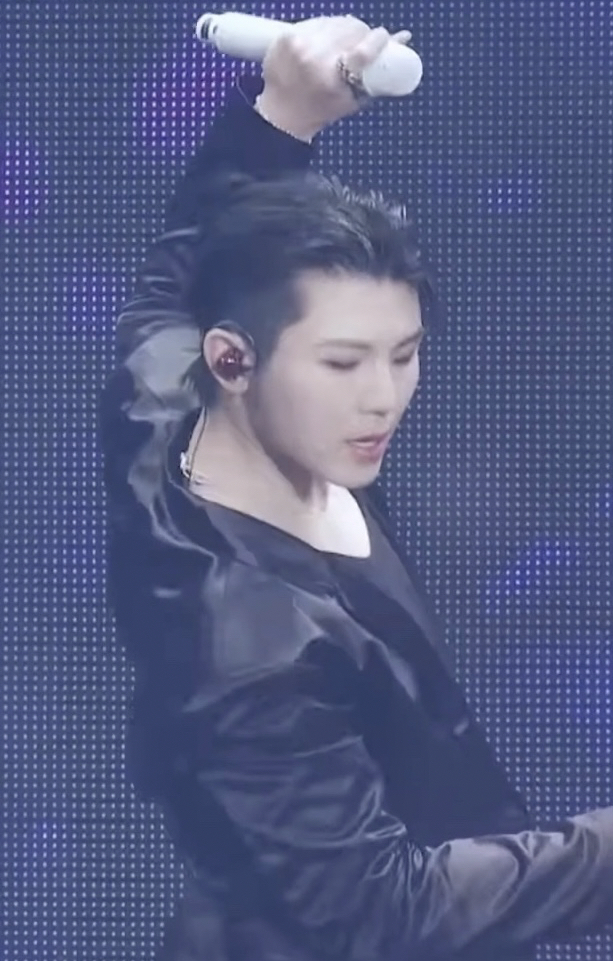 Behind-the-scenes cut of Woozi (SEVENTEEN)