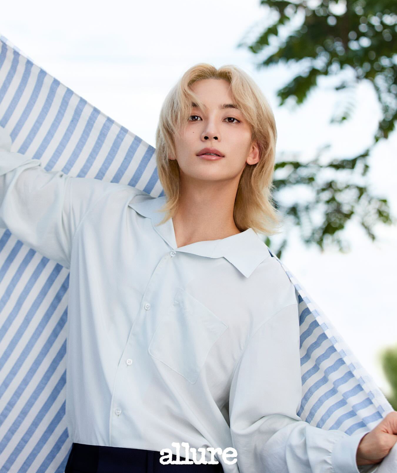 Recent activity shot of Jeonghan (SEVENTEEN)