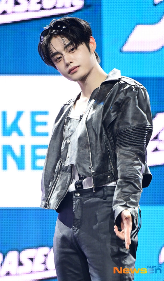 Latest photo of Kim Jiwoong (ZEROBASEONE)