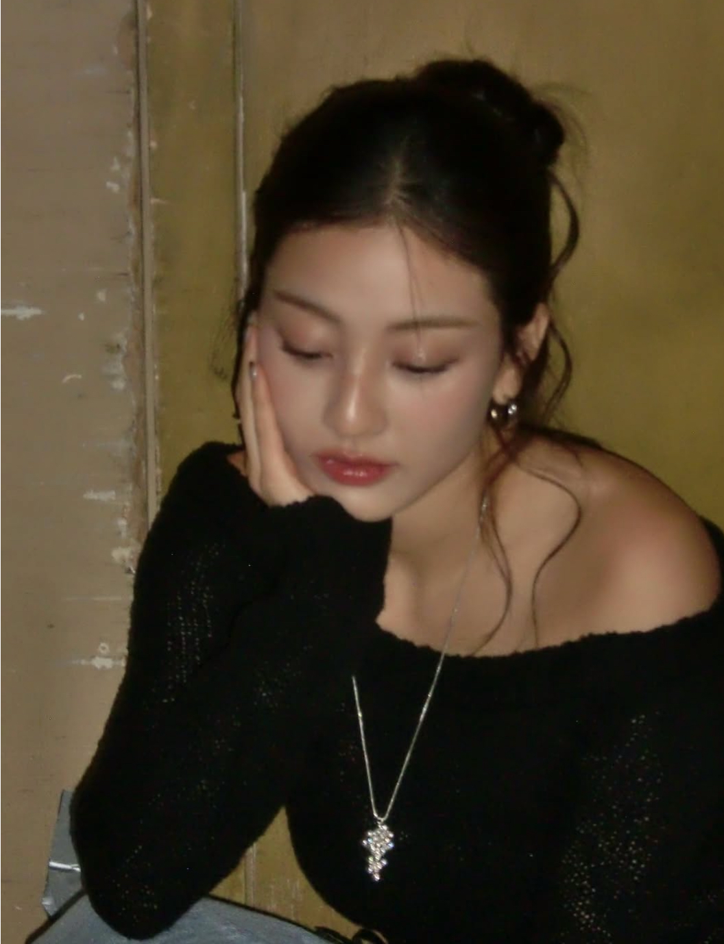 Recent activity shot of Jihyo (TWICE)