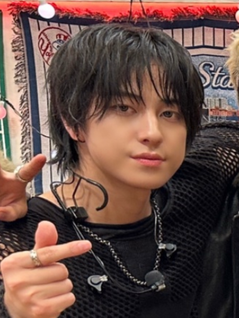 Behind-the-scenes cut of Taki (&TEAM)